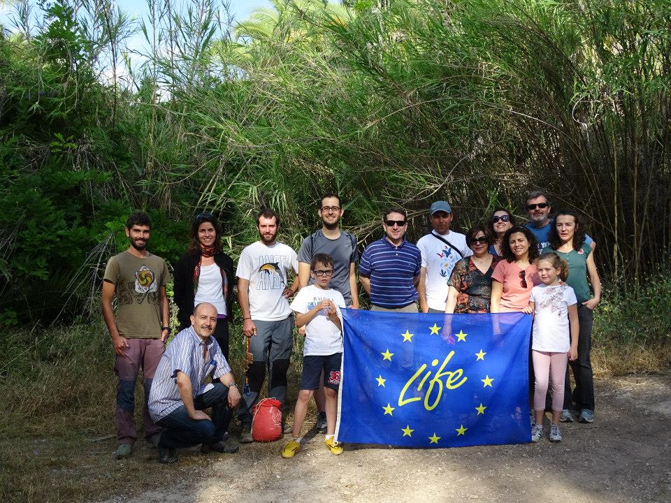Ver la imagen en tamaño real. Los voluntarios del LIFE+SEGURARIVERLINK participan en el seguimiento de aves