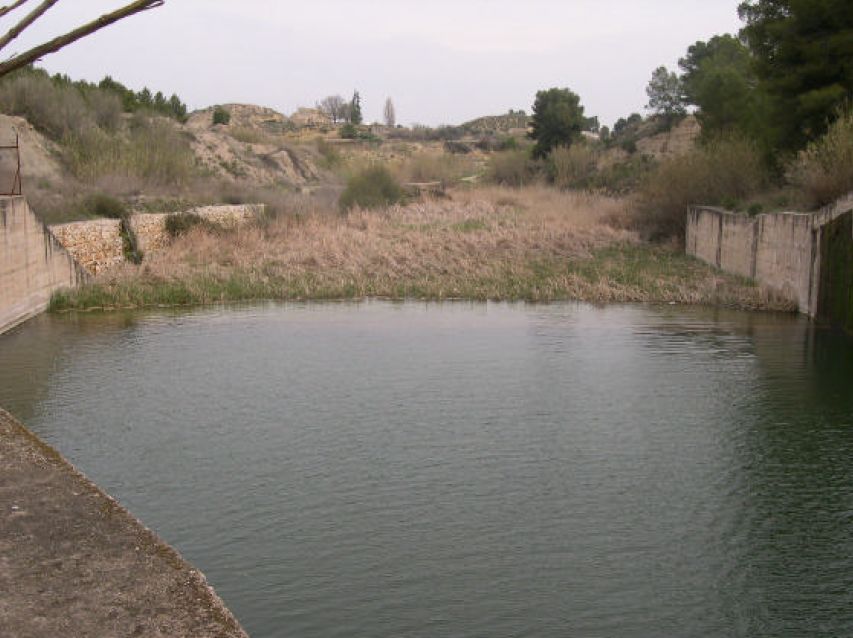 Vista cuenco amortiguador hacia aguas abajo