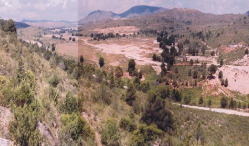 Perspectiva del vaso del embalse. La cola se sitúa al pie de los montes que se ven al fondo de la fotografía (sierra de Peñarrubia).