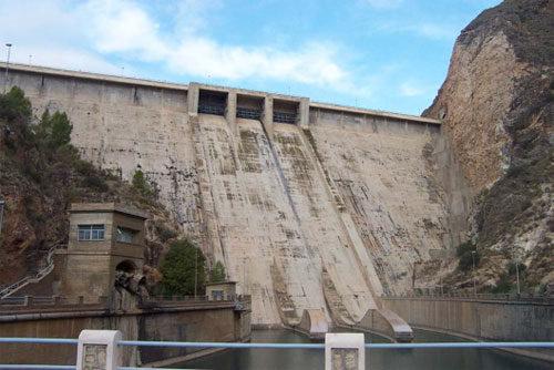 Vista del paramento de aguas debajo de la presa