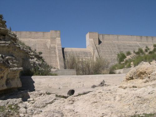 Presa del Morrón. Vista desde aguas abajo