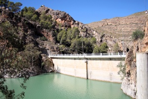 La CHS adjudica las obras de mejora del sistema de válvulas y drenaje de la presa de  