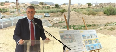 El presidente de la CHS visita las obras del drenaje transversal en el cauce de la ra 