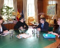 /descargas/informaciongeneral/comunicacion/noticias/img/2018-03-Marzo/180306-Reunion-SEMA-consejero-Murcia-agua.jpg?description=Un%20momento%20de%20la%20reuni%C3%B3n%20mantenida%20entre%20la%20secretaria%20de%20Estado%20de%20Medio%20Ambiente%2C%20Mar%C3%ADa%20Garc%C3%ADa%20Rodr%C3%ADguez%2C%20y%20el%20consejero%20de%20Agua%2C%20Agricultura%2C%20Ganader%C3%ADa%20y%20Pesca%20de%20la%20Regi%C3%B3n%20de%20Murcia%2C%20Francisco%20J%C3%B3dar