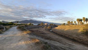Comienzan los trabajos de desbroce del cauce del canal del Reguerón  