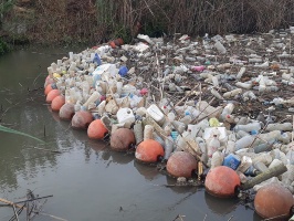 La CHS licita el contrato de retirada de residuos en las redes de flotantes del río S 